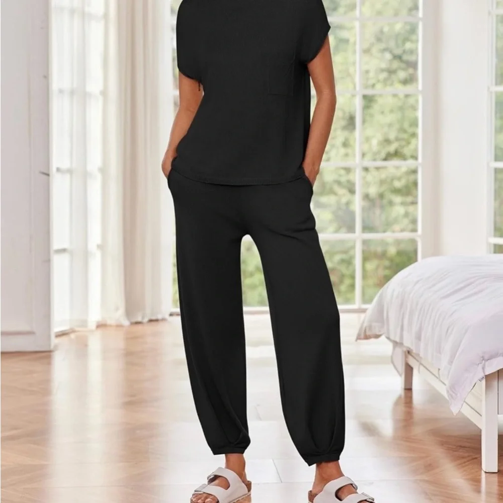 NWT Women's Black knit light weight lounge set E10